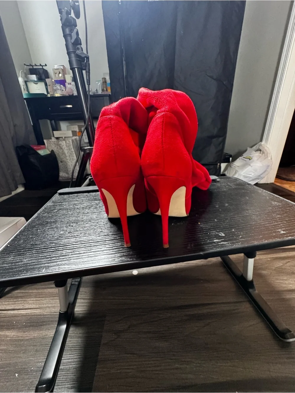 Red Pointed-Toe Women's Booties - Classic Sleek Style